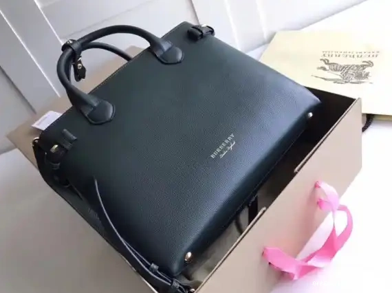 Official FirstBag Ru The House Leather and in Burberry Medium Check Banner 0523